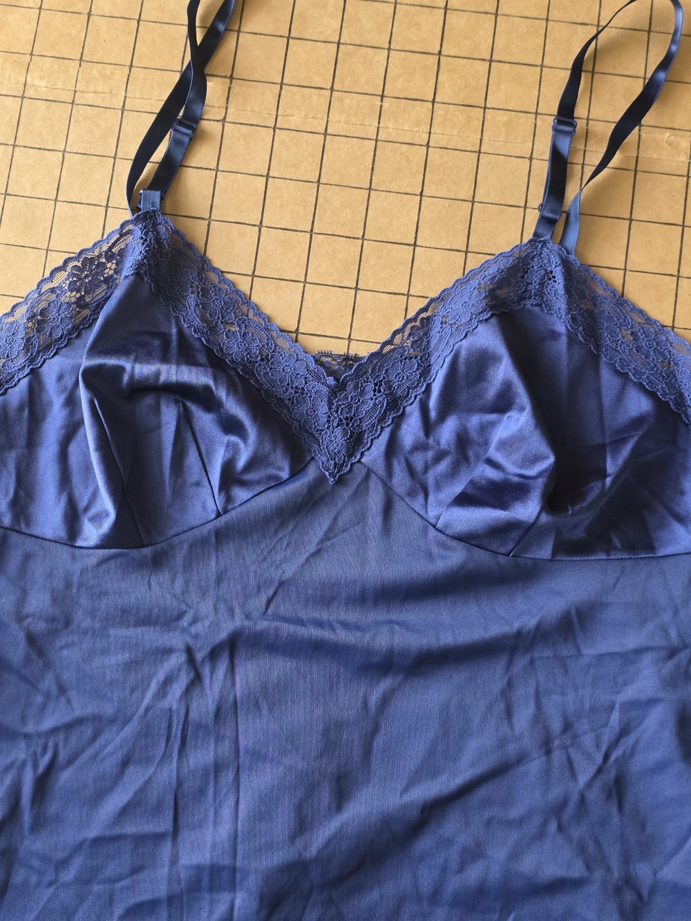 Vintage Vanity Fair  Nylon Antron III Slip Dress 34L Blue Lace Trim Romantic - Picture 13 of 14